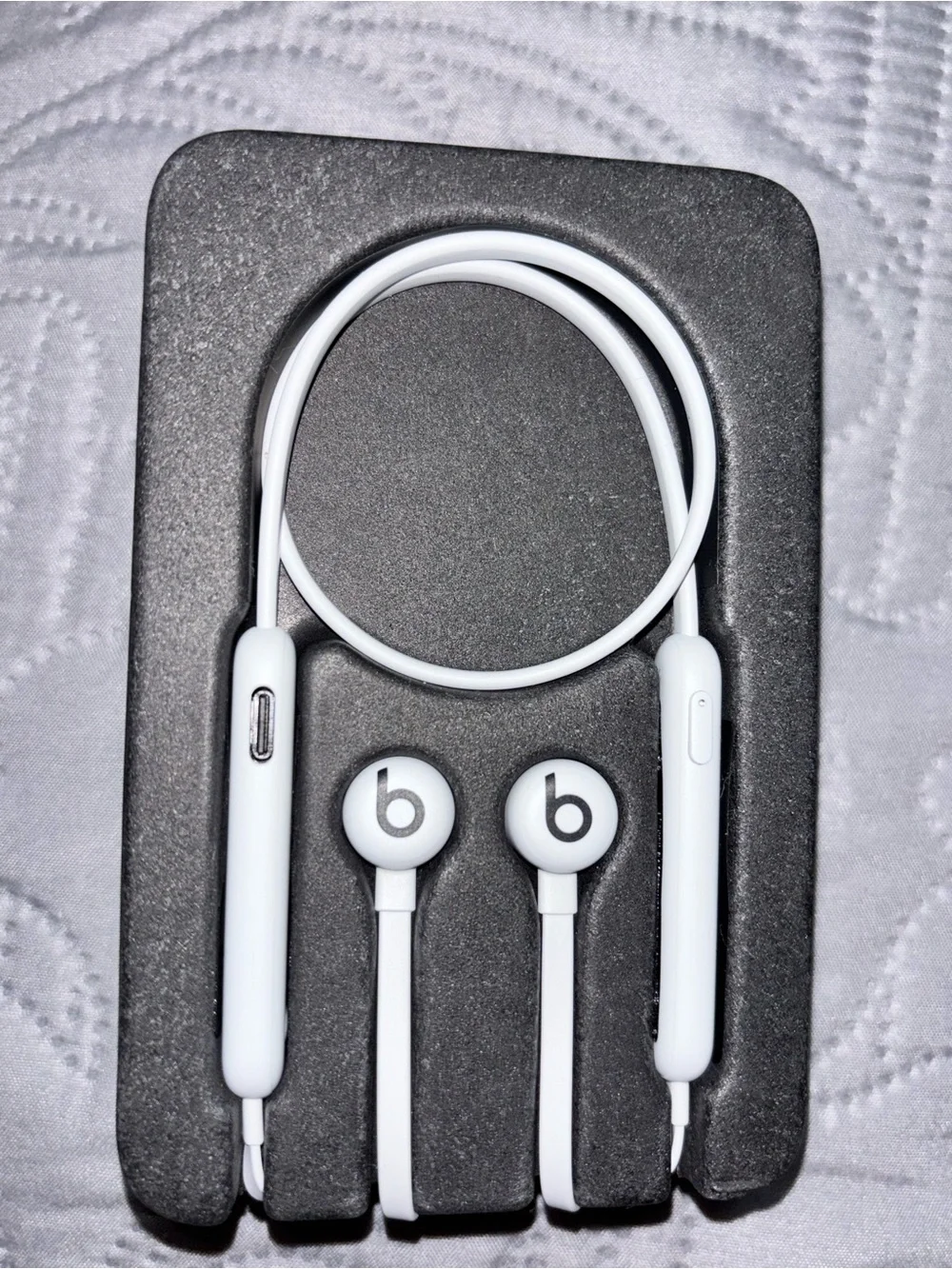 Beats Flex by Dre -  Wireless Earphones - smoke grey